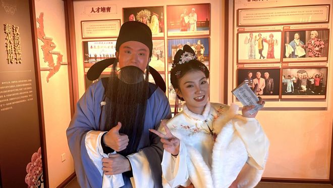 ”？沉浸式汉剧《贵妃醉酒》邀你入戏澳门新葡京网站汉剧也能玩“剧本杀(图5)